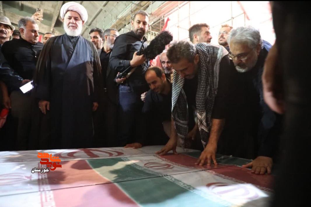گزارش تصویری/آیین تشییع شهیدان «حسین عموری»، «سعید توکلی زاده» و «محسن نجاتی» در اهواز گزارش تصویری/آیین تشییع شهیدان «حسین عموری»، «سعید توکلی زاده» و «محسن نجاتی» در اهواز