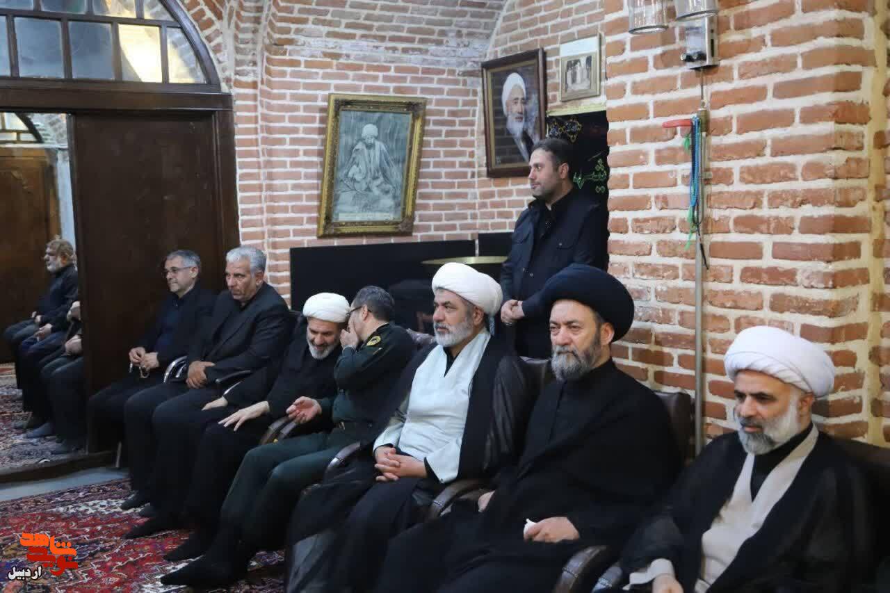 حضور مدیرکل و کارکنان بنیاد شهید استان اردبیل در آیین شام غریبان رهبر شهید انقلاب حضور مدیرکل و کارکنان بنیاد شهید استان اردبیل در آیین شام غریبان رهبر شهید انقلاب