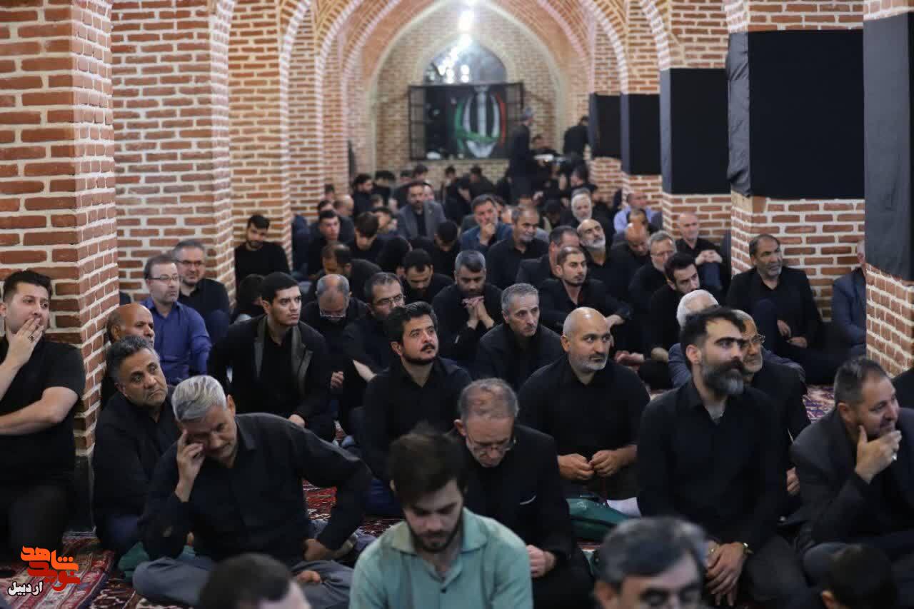 حضور مدیرکل و کارکنان بنیاد شهید استان اردبیل در آیین شام غریبان رهبر شهید انقلاب حضور مدیرکل و کارکنان بنیاد شهید استان اردبیل در آیین شام غریبان رهبر شهید انقلاب