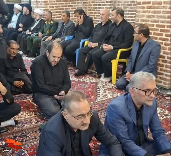 حضور مدیرکل و کارکنان بنیاد شهید استان اردبیل در آیین شام غریبان رهبر شهید انقلاب حضور مدیرکل و کارکنان بنیاد شهید استان اردبیل در آیین شام غریبان رهبر شهید انقلاب
