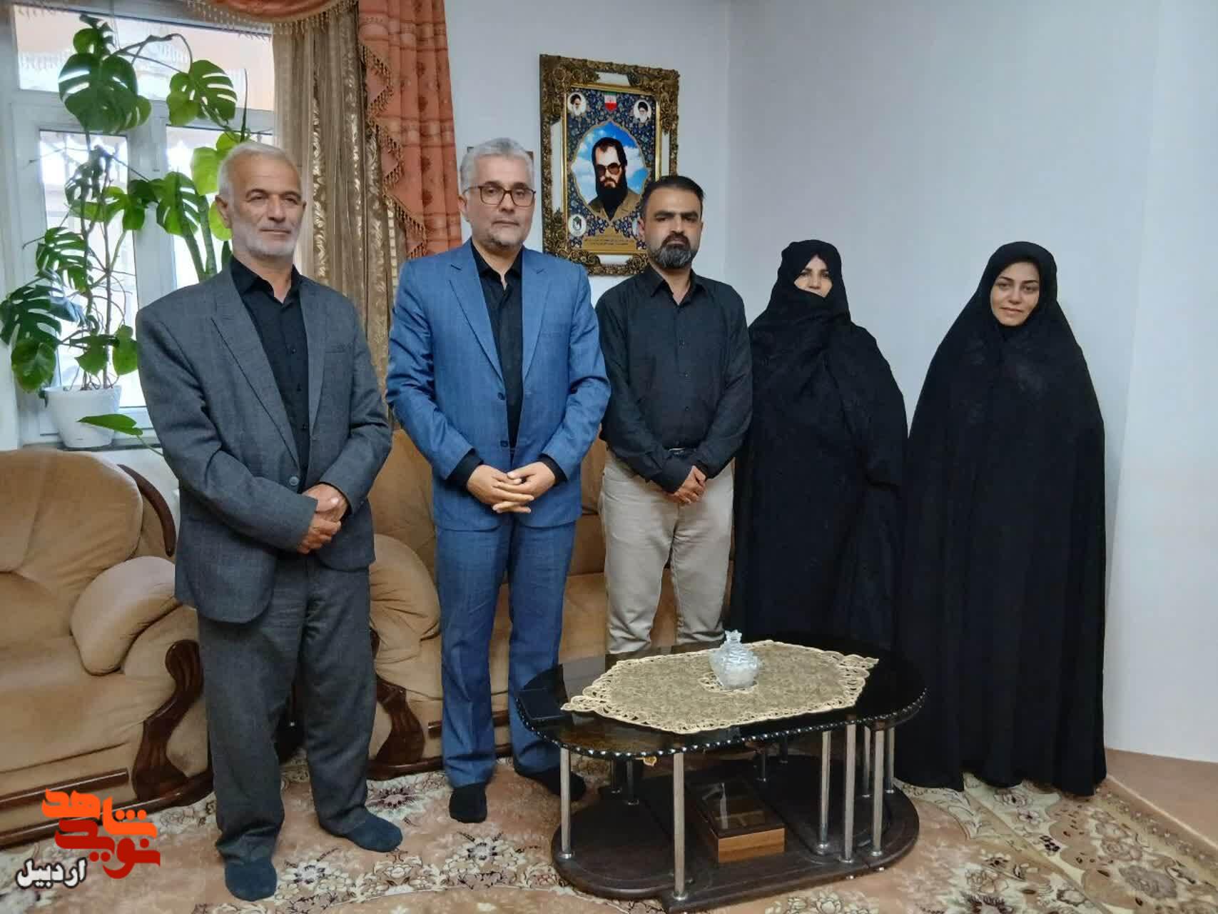 دیدار مدیرکل بنیاد شهید استان اردبیل با همسر و فرزند شهید «محمد مرادجو» در نمین