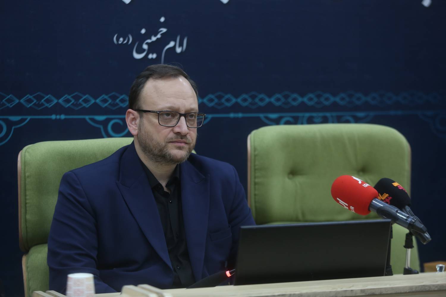 نشست وبیناری اجلاسیه ملی شهدای غریب بی نشان/ برنامه های تجلیل از مقام شهدای غریب بی نشان از ۵ تیر تا ۲۱ تیر ماه آغاز میشود نشست وبیناری اجلاسیه ملی شهدای غریب بی نشان/ برنامه های تجلیل از مقام شهدای غریب بی نشان از ۵ تیر تا ۲۱ تیر ماه آغاز میشود