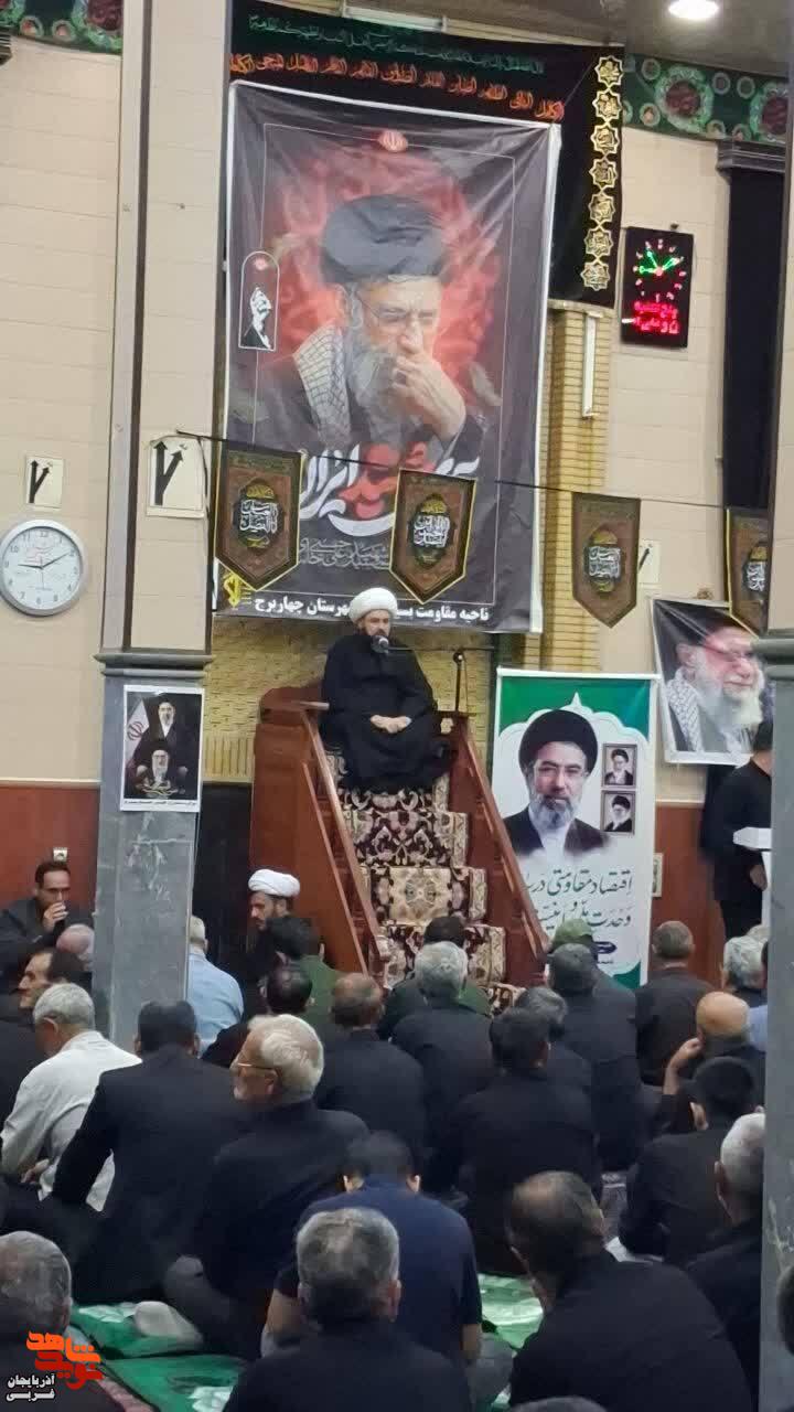 عزاداری شام غریبان در چهاربرج به یاد قائد شهید