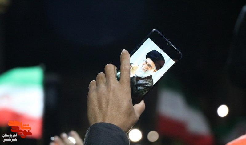 روایتی از سوگ جمعی در روز تشییع روایتی از سوگ جمعی در روز تشییع