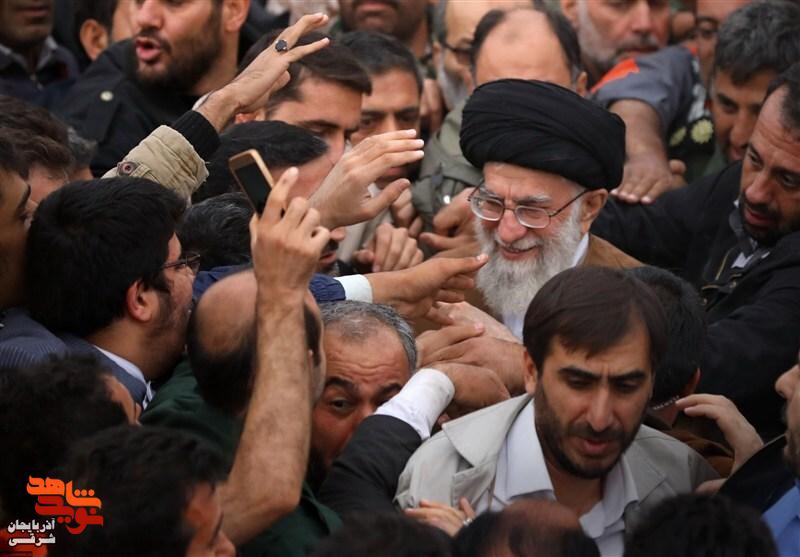 روایتی از سوگ جمعی در روز تشییع روایتی از سوگ جمعی در روز تشییع