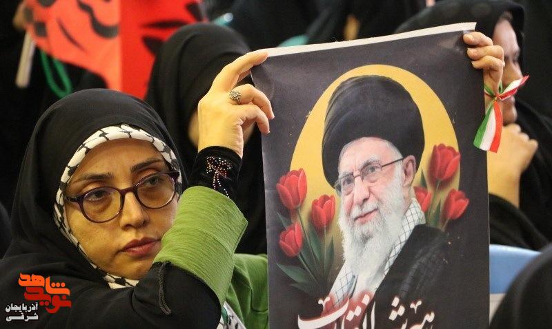 روایتی از سوگ جمعی در روز تشییع روایتی از سوگ جمعی در روز تشییع