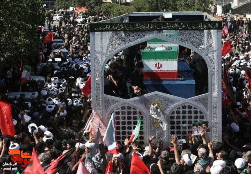 روایتی از سوگ جمعی در روز تشییع روایتی از سوگ جمعی در روز تشییع