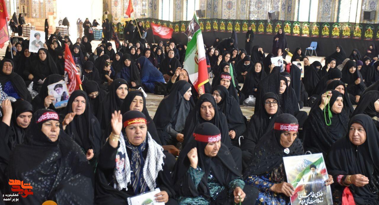 مصلای یاسوج به احترام «آقای شهید ایران» ایستاد