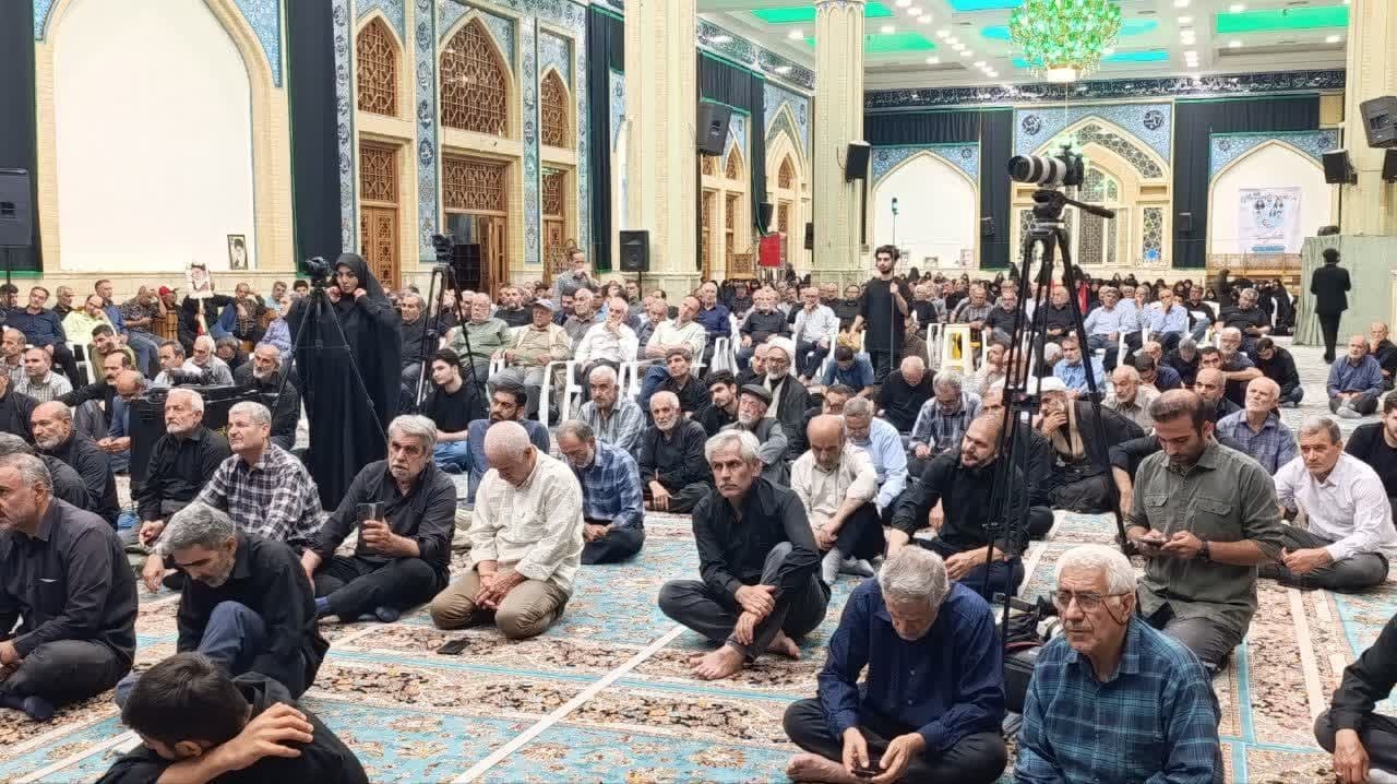 مردم عزادار قزوین به سوگ امام شهید نشستند | تجدید میثاق با آرمانهای شهدا مردم عزادار قزوین به سوگ امام شهید نشستند | تجدید میثاق با آرمانهای شهدا