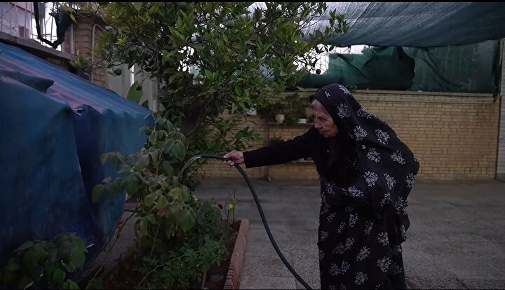 دیدار با مادر شهید غریب اسارت «شهید محسن عزیزی»