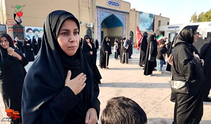 فیلم| بزرگداشت آقای شهید ایران در گلزار شهدای بوشهر
