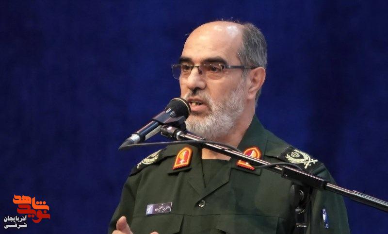 تأکید فرمانده سپاه عاشورا بر تداوم حضور مردم در مسیر آرمانهای شهدا تأکید فرمانده سپاه عاشورا بر تداوم حضور مردم در مسیر آرمانهای شهدا