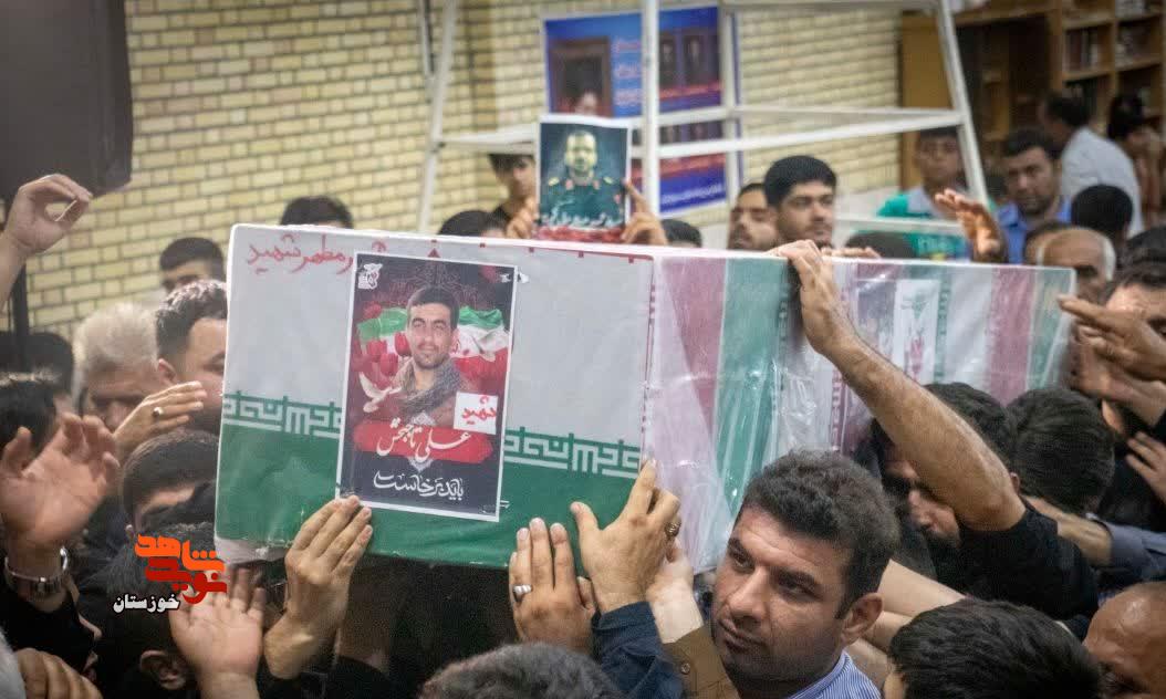 آیین وداع باشکوه با پیکر مطهر شهیدان والامقام «ایرج سردارپور»، «اصغر سردارپور» و «علی تاجبخش» در گتوند آیین وداع باشکوه با پیکر مطهر شهیدان والامقام «ایرج سردارپور»، «اصغر سردارپور» و «علی تاجبخش» در گتوند