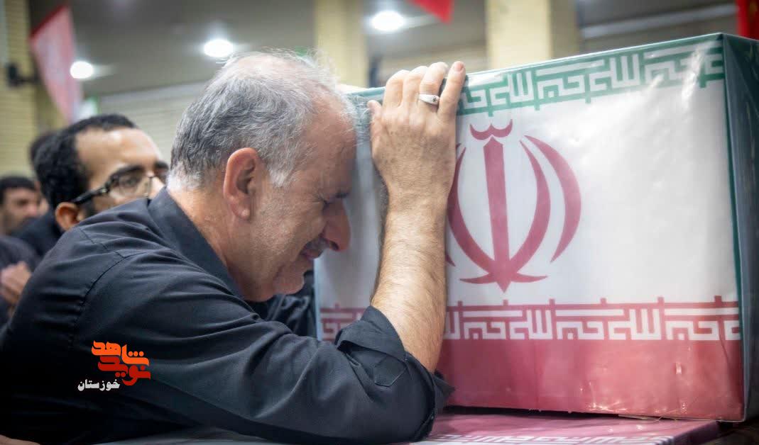 آیین وداع باشکوه با پیکر مطهر شهیدان والامقام «ایرج سردارپور»، «اصغر سردارپور» و «علی تاجبخش» در گتوند آیین وداع باشکوه با پیکر مطهر شهیدان والامقام «ایرج سردارپور»، «اصغر سردارپور» و «علی تاجبخش» در گتوند