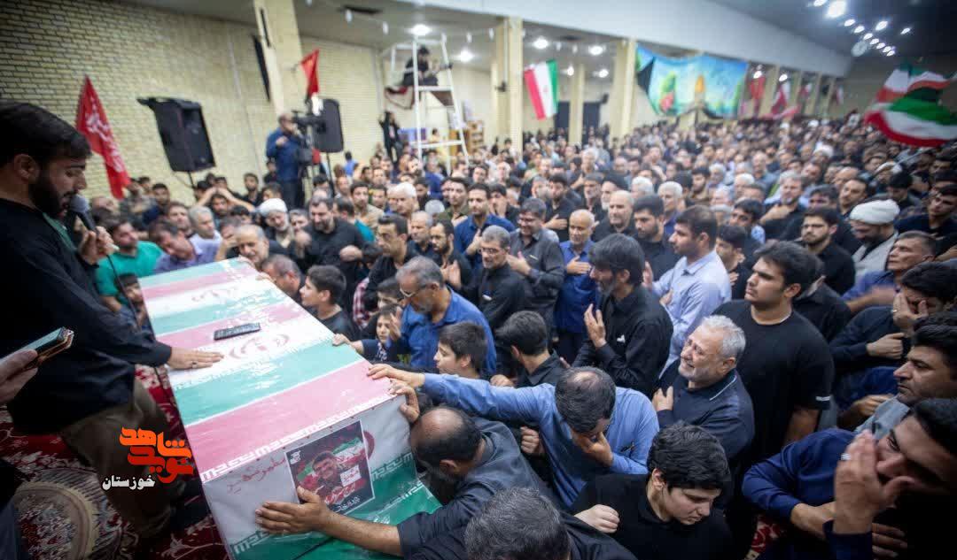 آیین وداع باشکوه با پیکر مطهر شهیدان والامقام «ایرج سردارپور»، «اصغر سردارپور» و «علی تاجبخش» در گتوند آیین وداع باشکوه با پیکر مطهر شهیدان والامقام «ایرج سردارپور»، «اصغر سردارپور» و «علی تاجبخش» در گتوند