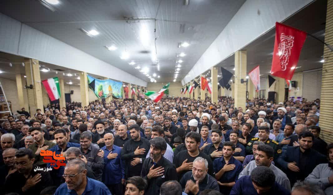 آیین وداع باشکوه با پیکر مطهر شهیدان والامقام «ایرج سردارپور»، «اصغر سردارپور» و «علی تاجبخش» در گتوند آیین وداع باشکوه با پیکر مطهر شهیدان والامقام «ایرج سردارپور»، «اصغر سردارپور» و «علی تاجبخش» در گتوند