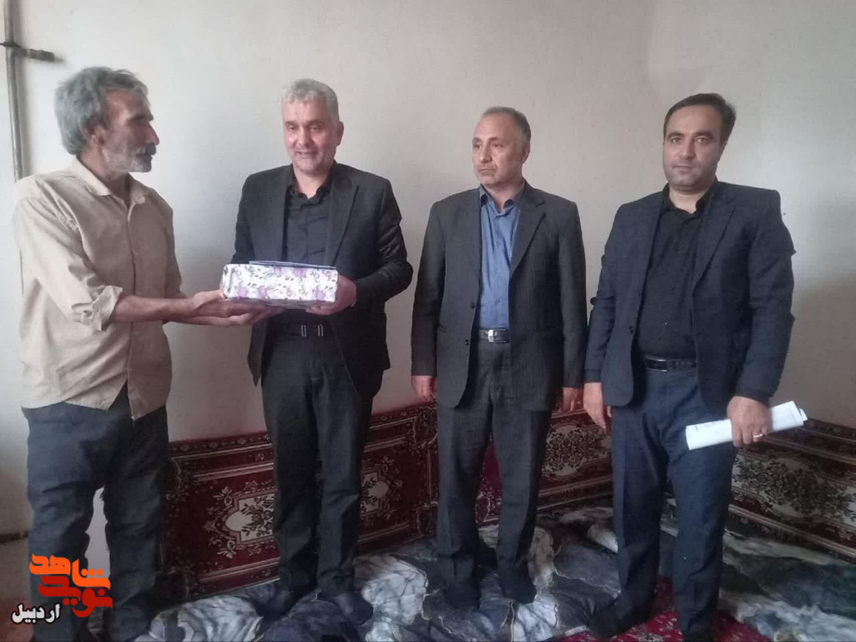 دیدار با بیش از ۲۰ خانواده معظم شهید و جانباز در شهرستان نیر+ عکس دیدار با بیش از ۲۰ خانواده معظم شهید و جانباز در شهرستان نیر+ عکس