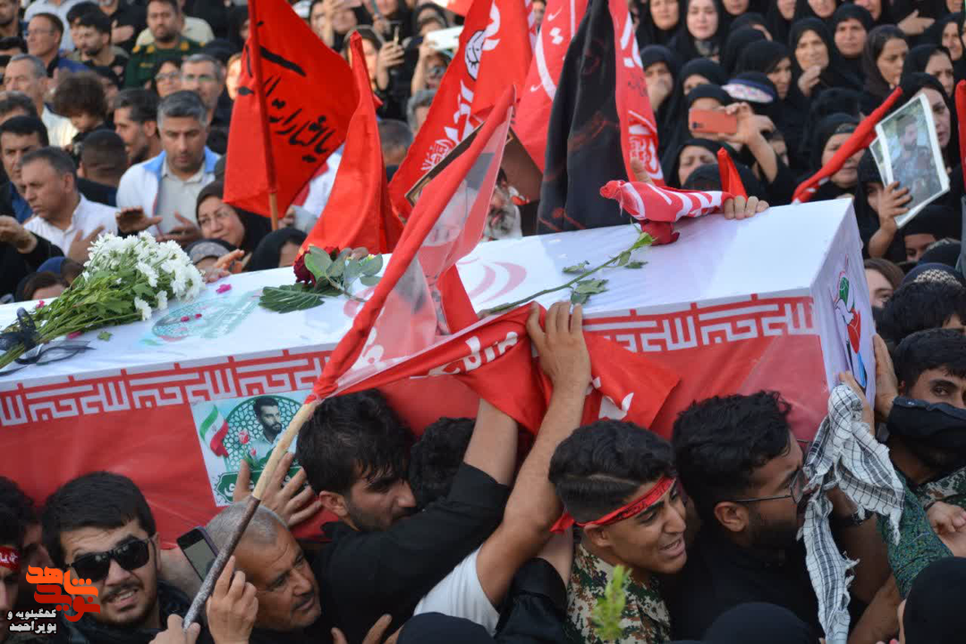عکس| دهدشت پیکر شهید علوی را در آغوش کشید
