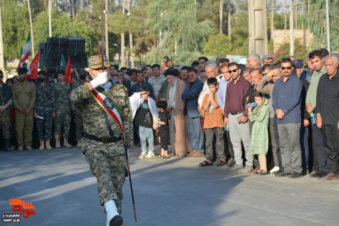 عکس| دهدشت پیکر شهید علوی را در آغوش کشید