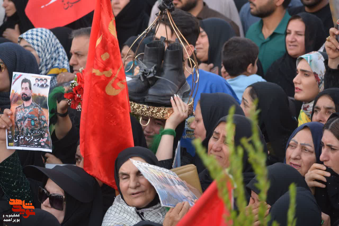 عکس| دهدشت پیکر شهید علوی را در آغوش کشید