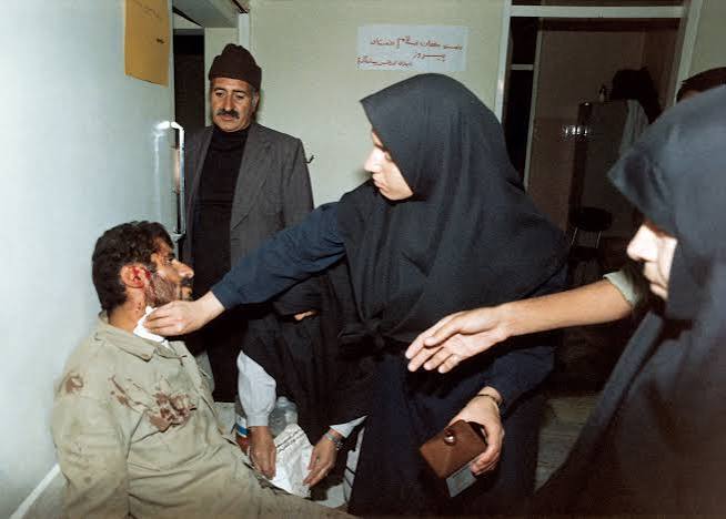 وقتی زنان امدادگر به روستایی رسیدند که پزشک ندیده بود وقتی زنان امدادگر به روستایی رسیدند که پزشک ندیده بود
