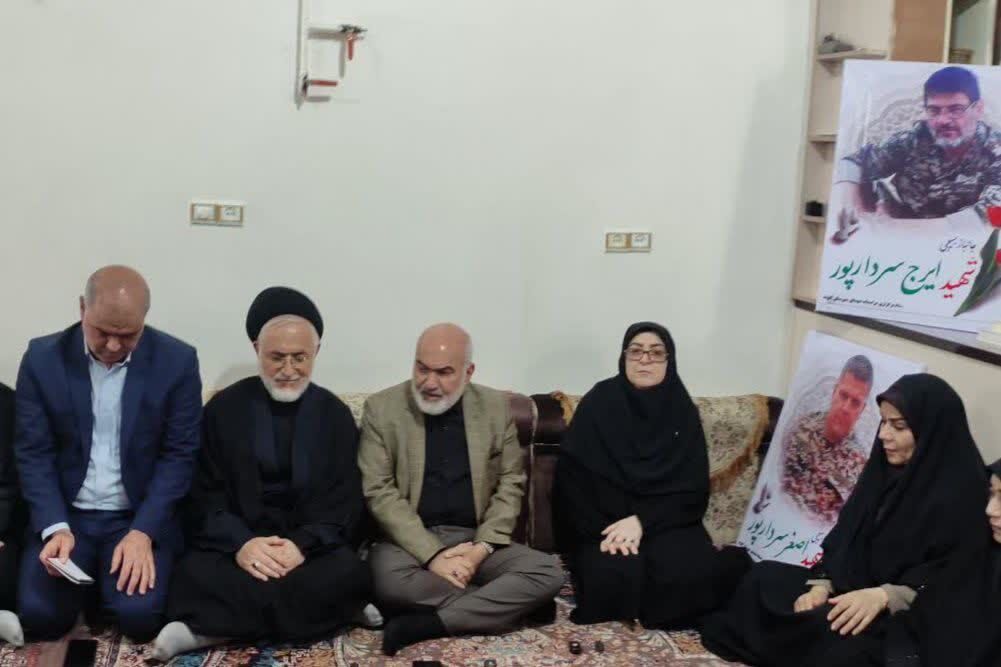 مهاجرانی: دولت تمامقد در خدمت خانواده شهداست مهاجرانی: دولت تمامقد در خدمت خانواده شهداست