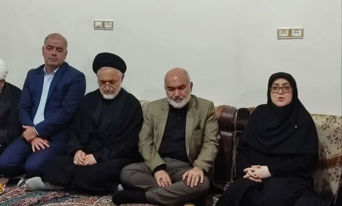 مهاجرانی: دولت تمامقد در خدمت خانواده شهداست مهاجرانی: دولت تمامقد در خدمت خانواده شهداست