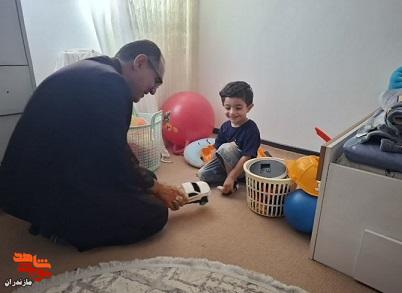 دیدار مدیرکل بنیاد شهید مازندران با خانواده شهید «رضا شیخی» در نکا دیدار مدیرکل بنیاد شهید مازندران با خانواده شهید «رضا شیخی» در نکا