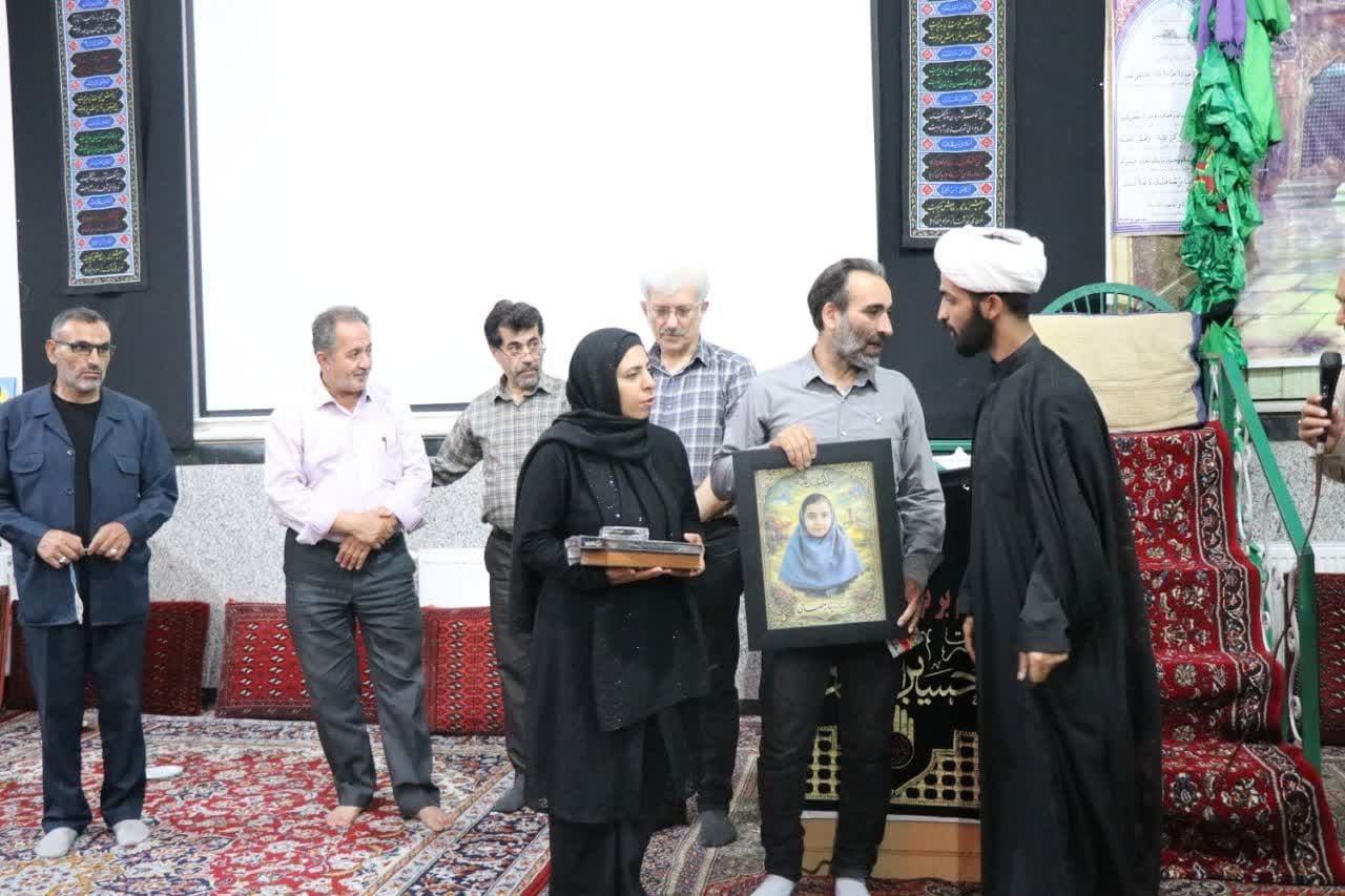 یادبود شهدای کودک جنگ رمضان و شهیده «رزیتا رمضانی» برگزار شد یادبود شهدای کودک جنگ رمضان و شهیده «رزیتا رمضانی» برگزار شد