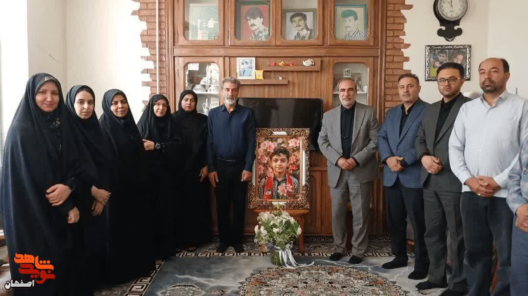 یادمان شهید ماکان نصیری در خمینیشهر نصب میشود یادمان شهید ماکان نصیری در خمینیشهر نصب میشود