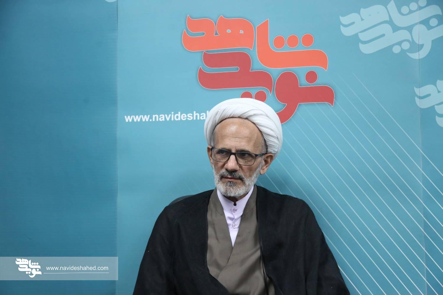 اربعین رسانه رسای عاشورا و بستری برای تبیین فرهنگ ایثار و شهادت است اربعین رسانه رسای عاشورا و بستری برای تبیین فرهنگ ایثار و شهادت است