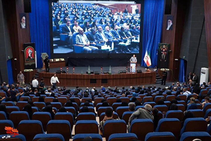 کلیپ / اختتامیه دهمین کنگره ملی شعر ایثار