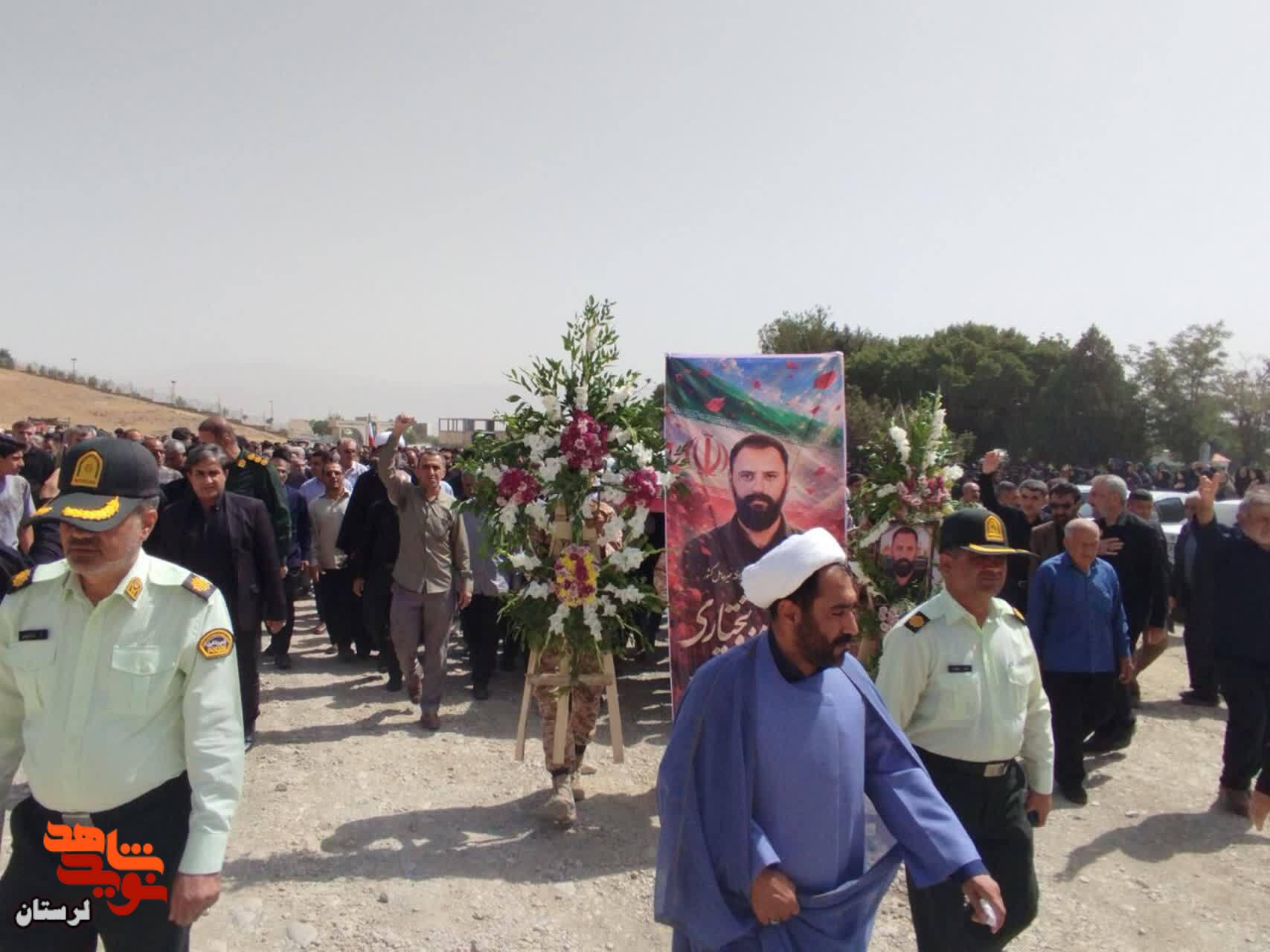 پیکر شهید «احسان ماهرو بختیاری» در گلزار شهدا دورود آرام گرفت پیکر شهید «احسان ماهرو بختیاری» در گلزار شهدا دورود آرام گرفت