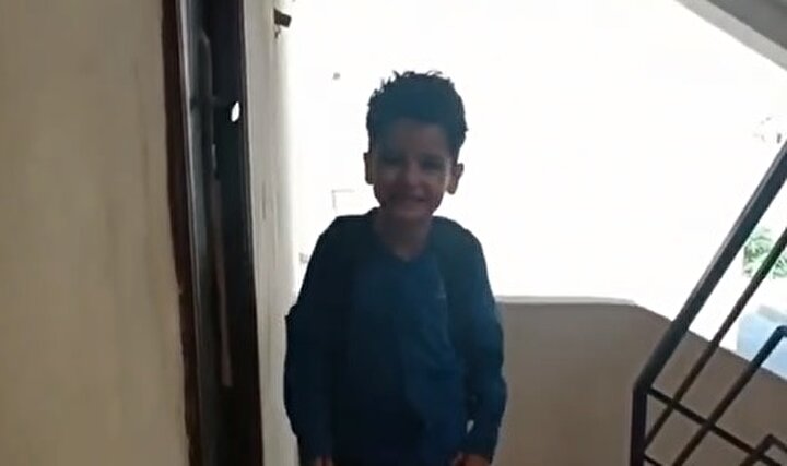 آخرین بوسه؛ بوسه امیرمحمد بر صورت مادر