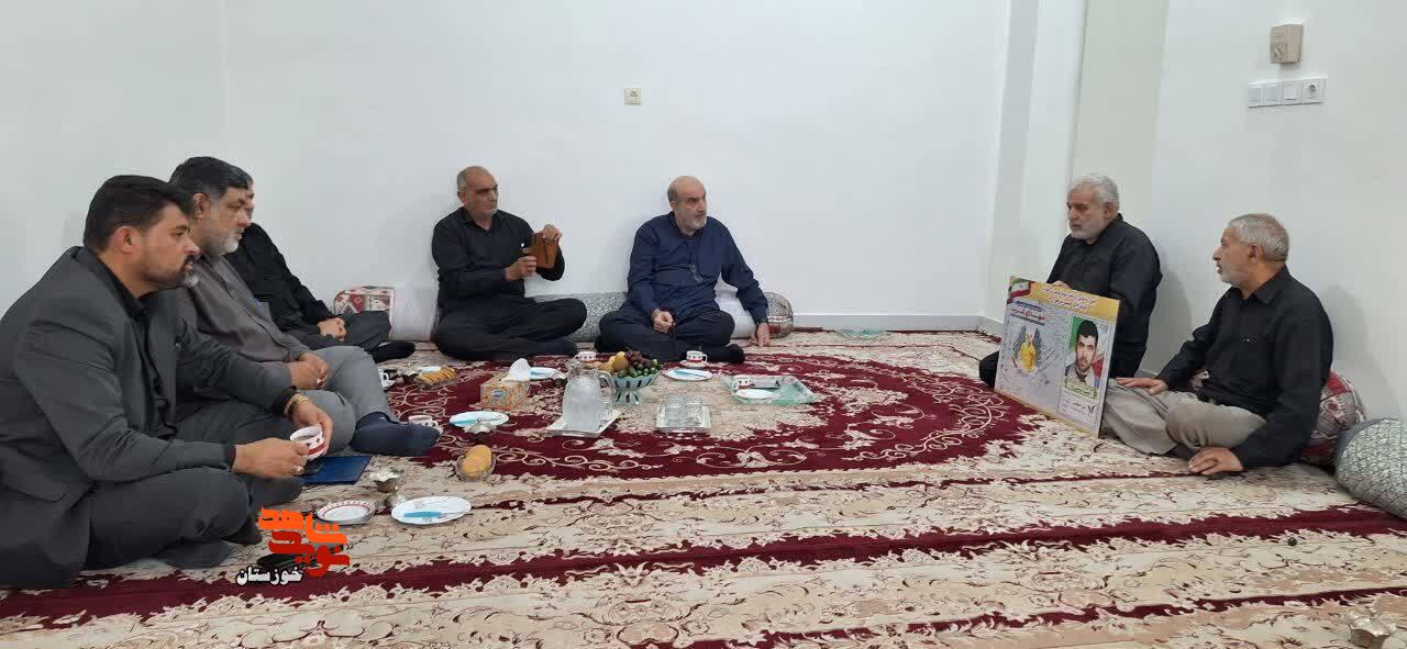 دیدار با خانواده شهید غریب در اسارت سردار «حبیب شریفی‌راد» در سوسنگرد