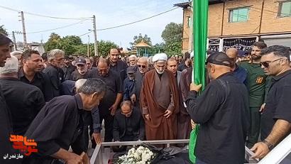 والدین شهدا عزتمندانه زندگی کردند