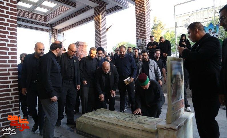 اهتزاز پرچم حرم امام حسین (ع) بر فراز گلزار شهدای وادی رحمت تبریز