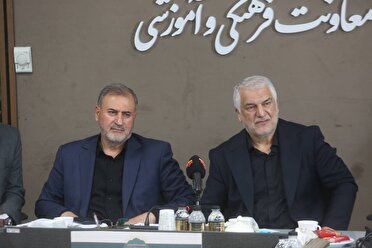 تأکید معاون توسعه مدیریت و منابع بر بهبود خدمات رفاهی، بیمه‌ای و پیگیری مطالبات کارکنان