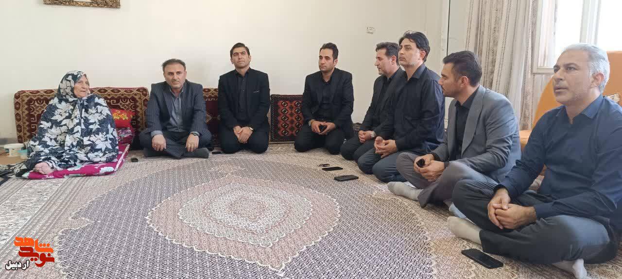 دیدار و تجلیل از مادر شهید «لطف‌اله رحیمی» در پارس‌آباد