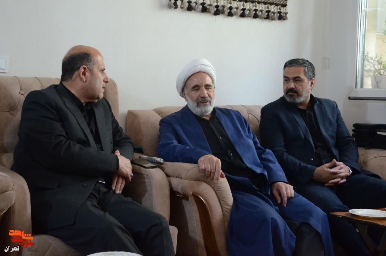 تجلیل از صبر و ایثار خانواده شهیدان مرادی و تیموریان در دیدار مدیرکل بنیاد شهید تهران بزرگ