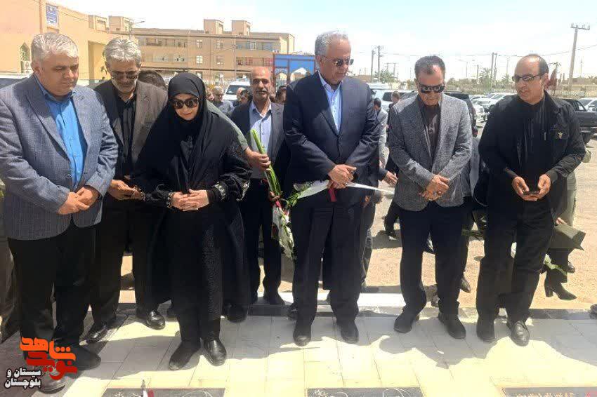 معاون رئیسجمهور با حضور در گلزار شهدای زابل به مقام شامخ شهدا ادای احترام کرد معاون رئیسجمهور با حضور در گلزار شهدای زابل به مقام شامخ شهدا ادای احترام کرد