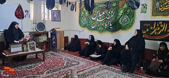 برگزاری محفل تبیین و تفسیر قرآن کریم و عزاداری شنبه‌های ام‌البنین در بنیاد شهید چهاردانگه به روایت تصویر