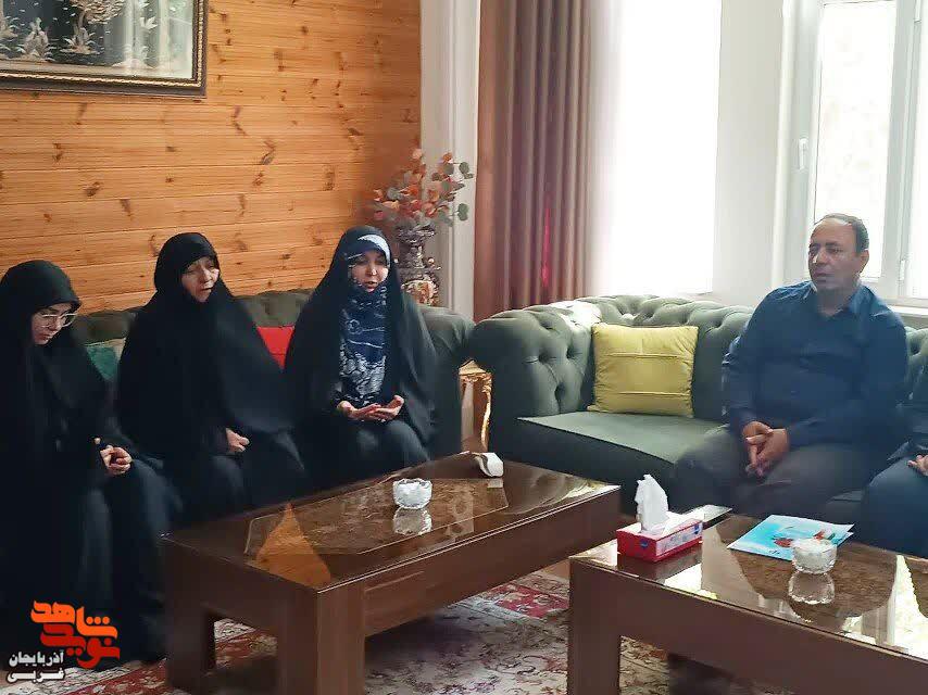 دیدار مدیرکل بنیاد شهید و امور ایثارگران آذربایجان غربی و نماینده مردم شریف ارومیه در مجلس شورای اسلامی با خانواده معظم شهید «حامد داییزاده» دیدار مدیرکل بنیاد شهید و امور ایثارگران آذربایجان غربی و نماینده مردم شریف ارومیه در مجلس شورای اسلامی با خانواده معظم شهید «حامد داییزاده»