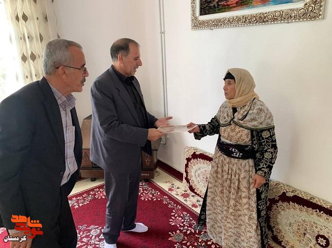مدیرکل بنیاد شهید استان با خانوادههای معظم شهدا و ایثارگران دیواندره دیدار کرد مدیرکل بنیاد شهید استان با خانوادههای معظم شهدا و ایثارگران دیواندره دیدار کرد