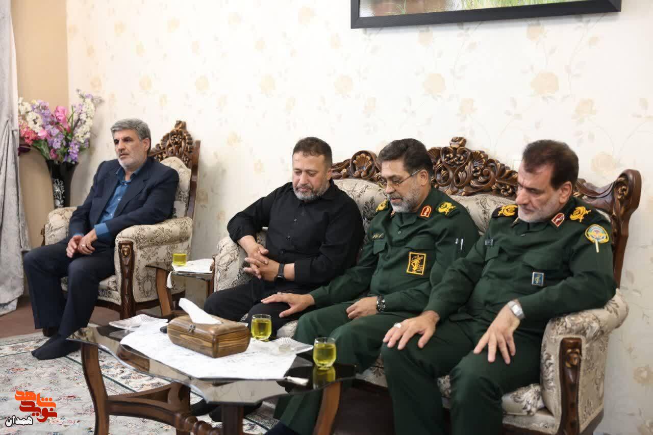 مسئولان میهمان خانواده شهید «امیرعباس درهم فروش» شدند مسئولان میهمان خانواده شهید «امیرعباس درهم فروش» شدند