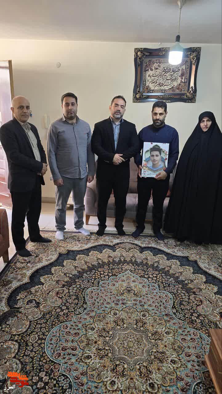 همزمان با سالروز تولد شهید مدافع امنیت؛ دیدار با خانواده شهید محمدرضا نورمحمدی همزمان با سالروز تولد شهید مدافع امنیت؛ دیدار با خانواده شهید محمدرضا نورمحمدی
