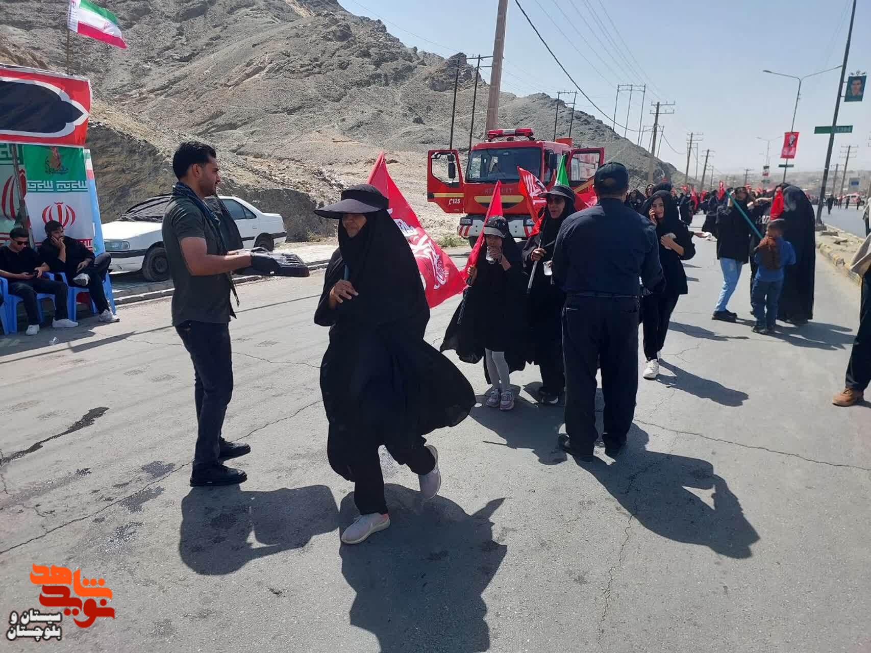 موکب«سلام شهید» زاهدان به جاماندگان اربعین حسینی خدماترسانی کرد موکب«سلام شهید» زاهدان به جاماندگان اربعین حسینی خدماترسانی کرد