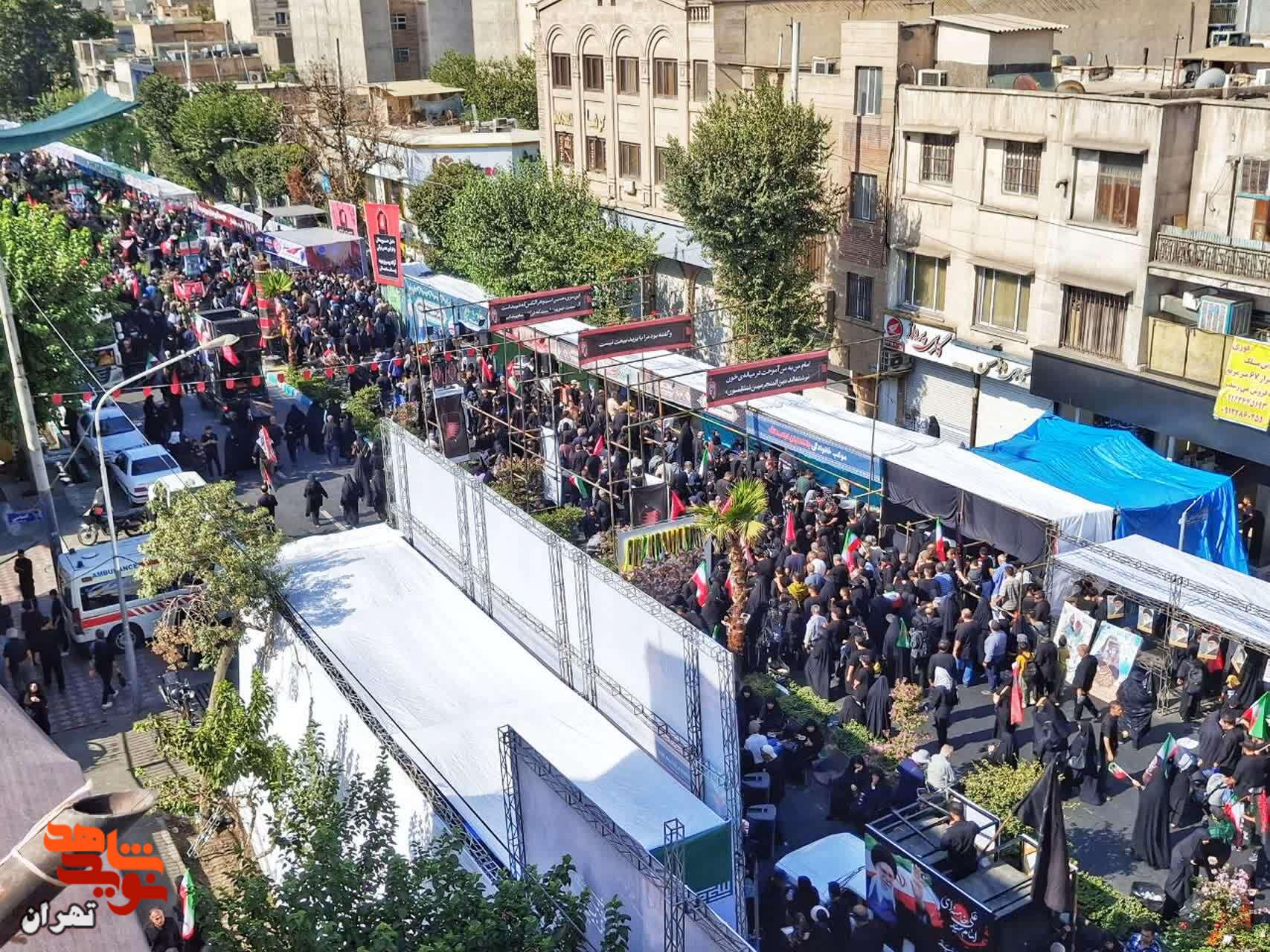 روایت شور و حال زائران در موکب «سلام شهید»آغازِ یک سفرِ عاشقانه؛ وقتی تهران بوی کربلا گرفت روایت شور و حال زائران در موکب «سلام شهید»آغازِ یک سفرِ عاشقانه؛ وقتی تهران بوی کربلا گرفت