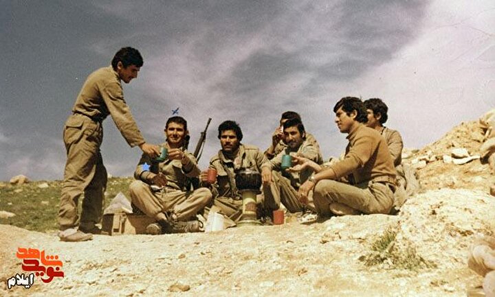 تصاویر به یادگار مانده از سرباز ارتش تیپ ۳ پیاده لشکر ۷۷ خراسان، شهید «حشمت رشیدی» 