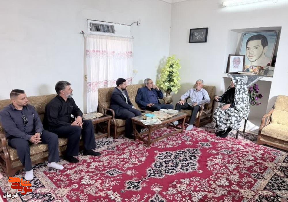 دیدار مدیرکل بنیاد کرمان با خانوادههای شهدا و جانبازان روستای سعدی دیدار مدیرکل بنیاد کرمان با خانوادههای شهدا و جانبازان روستای سعدی